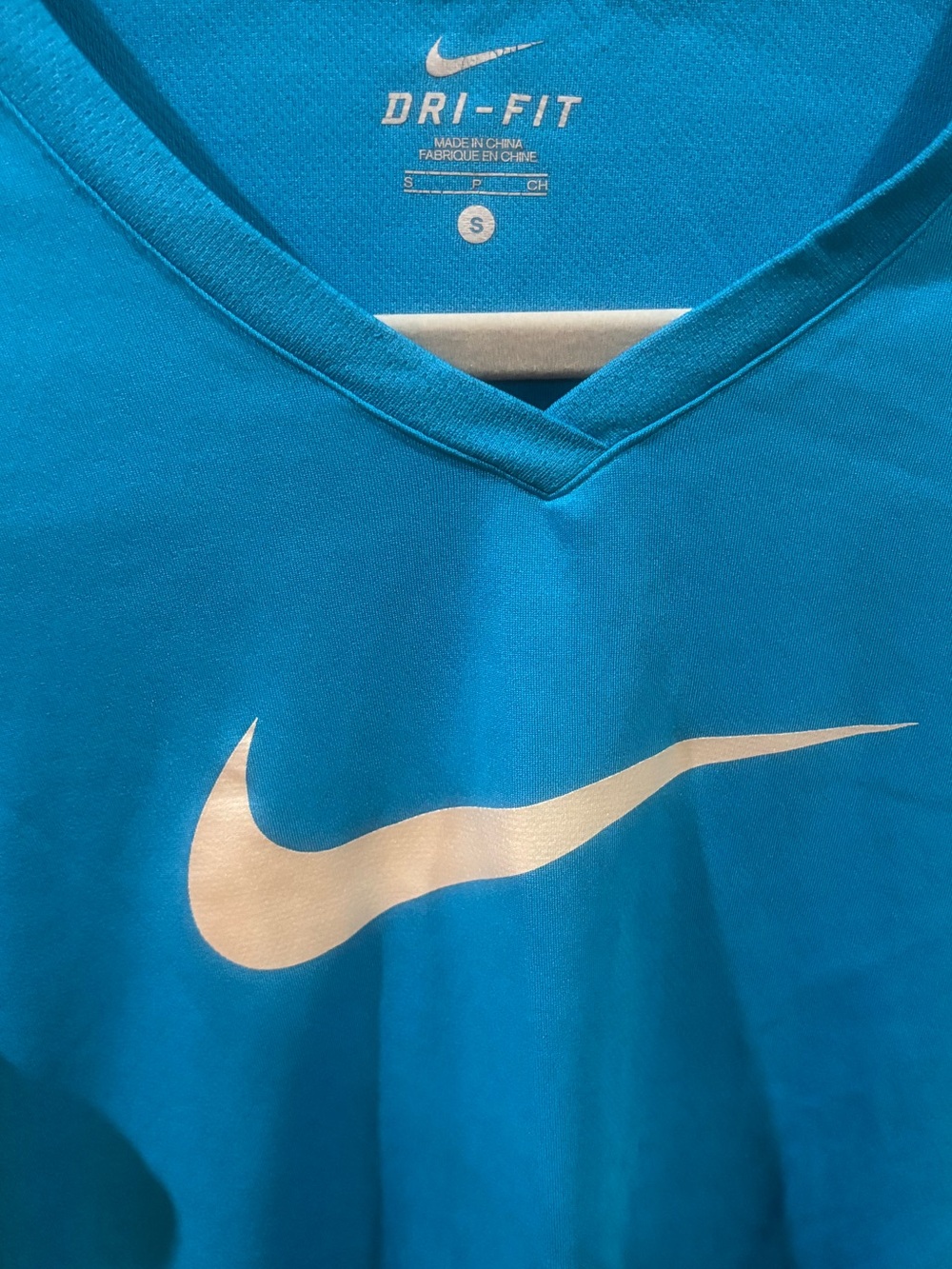 Nike Long-Sleeve Dri-FIT V-Neck Top - Picture 3 of 6